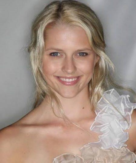 10 Blonde Australian Actress with Beautiful Hair - mrDustBin