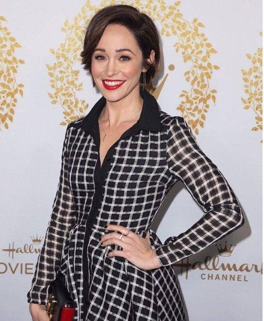 Autumn Reeser Biography, Age, Hallmark Movies mrDustBin