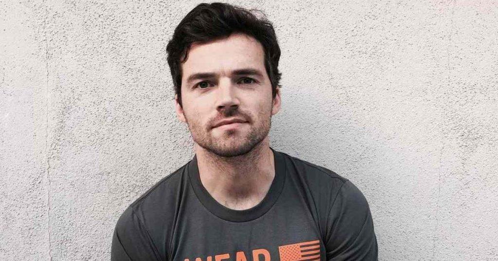 Ian Harding Biography, Age, Height, Girlfriend mrDustBin