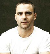 Dustin Clare Biography, Age, Height, Wife & More - mrDustBin