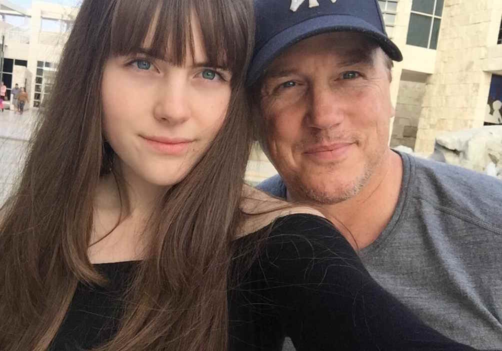 Lochlyn Munro Biography, Age, Height & Wife - mrDustBin