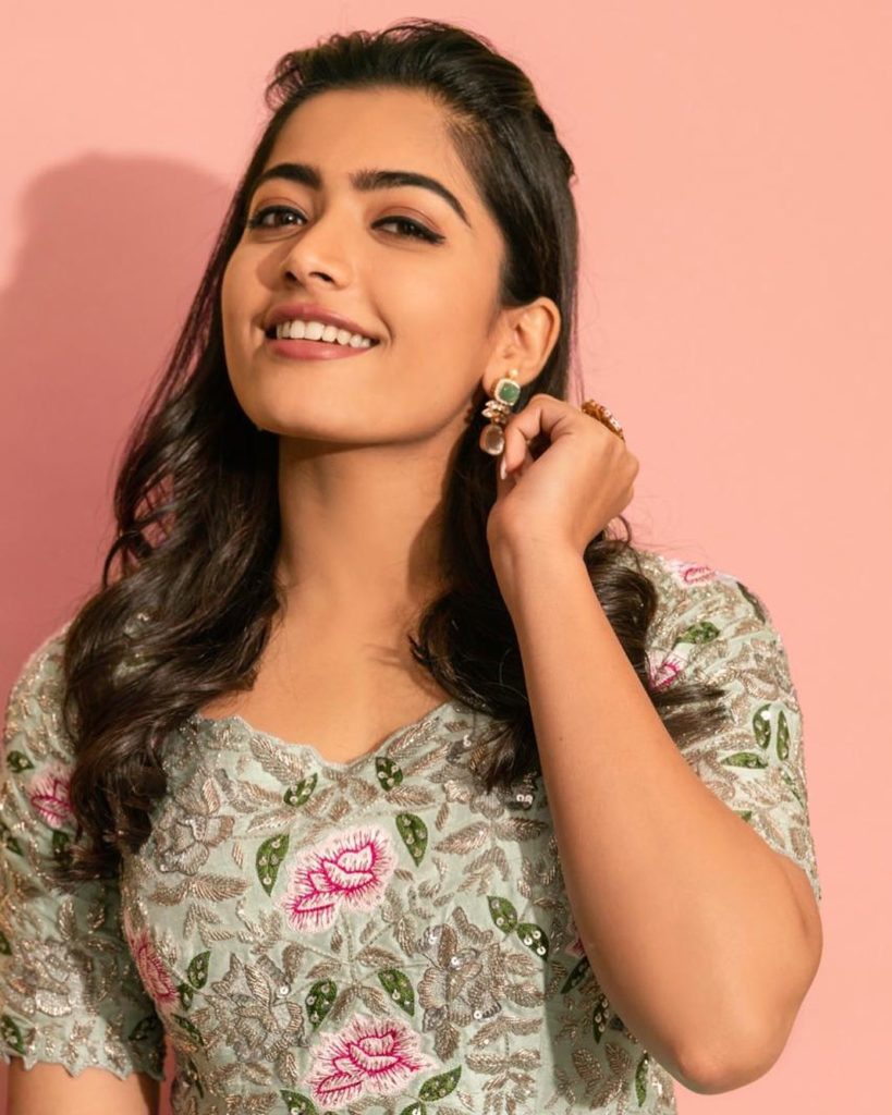 रश्मिका मंदाना जीवनी Rashmika Mandanna biography in hindi - mrDustBin.com