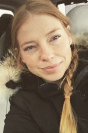 Joanna Douglas Biography, Age, Height & Husband - mrDustBin