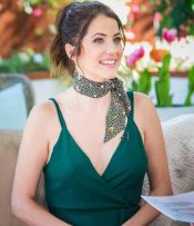 Julie Gonzalo Biography, Age, Height, Boyfriend - mrDustBin