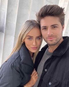 Travis Burns Biography, Age, Height & Wife - mrDustBin