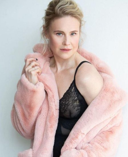 Kristin Booth Biography, Age, Height, Weight, Husband mrDustBin