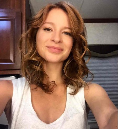 Stacey Farber Biography, Age, Height, Weight, Boyfriend - mrDustBin