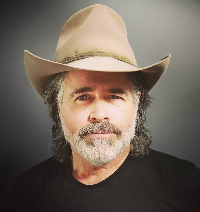 Michael Dickson Biography, Age, Height, Weight, Wife, Family, Career & Hallmark Movie